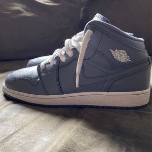 Jordan 1 grey